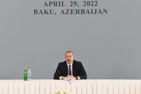 Ильхам Алиев призвал Ереван к налаживанию отношений с Баку и Анкарой