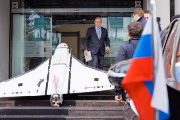 Российский беспилотник у здания МИД Молдовы