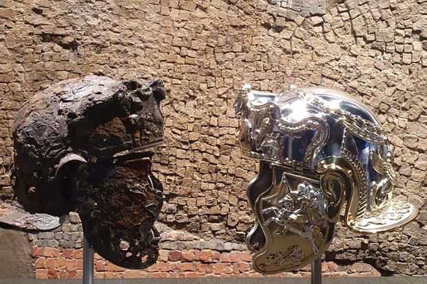 Найденный в Британии серебряный шлем римлянина воссоздали с помощью древней техники - ФОТО