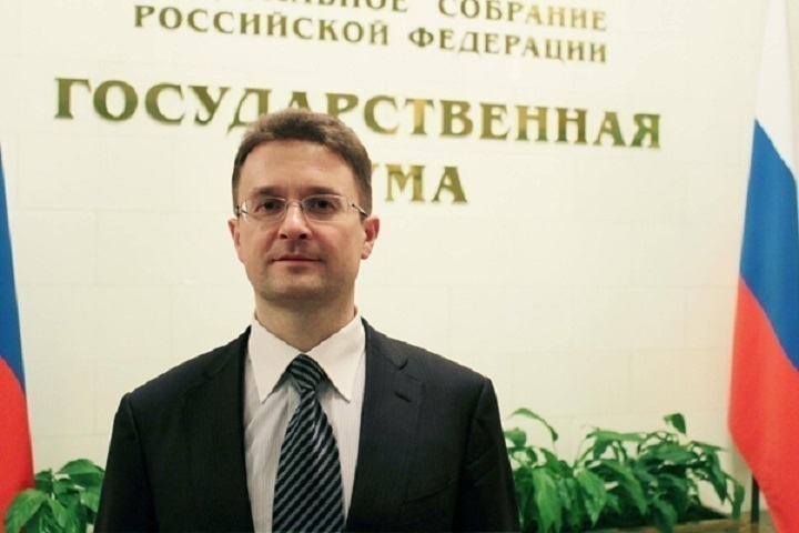 Rusiya parlamentinin ən varlı deputatı mandatından məhrum edildi