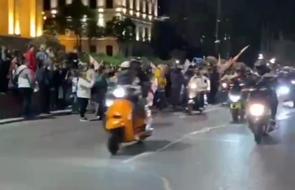 Tiflisdə etiraz aksiyalarına motosikletçilər də qoşuldu - VİDEO