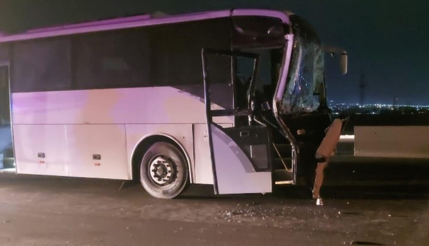 Saray körpüsündə avtomobil ilə avtobus TOQQUŞDU - yaralanan var - VİDEO