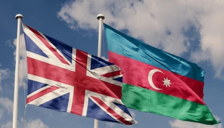 Bakı-London münasibətlərinə kimlər çomaq soxur?