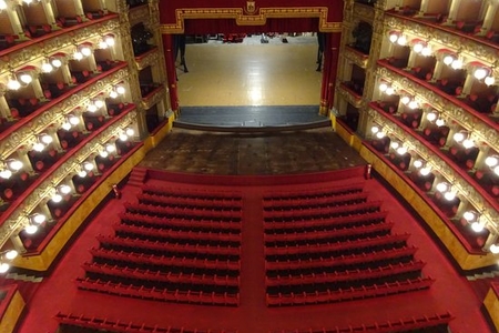 Avropanın ən gözəl səhnə akustikasına malik Massimo Bellini Teatrı - Reportaj, fotolar