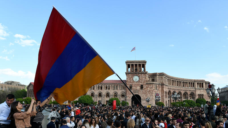 Ermənistan XAOS içində: Paşinyan, 1 saat vaxtın var! CANLI