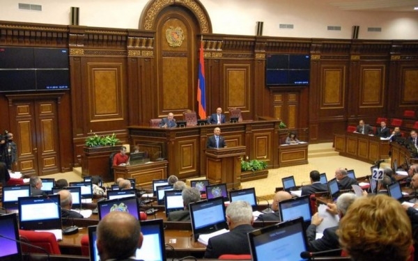 Sülh müqaviləsinə görə Ermənistan konstitusiyasına dəyişiklik edilməlidir