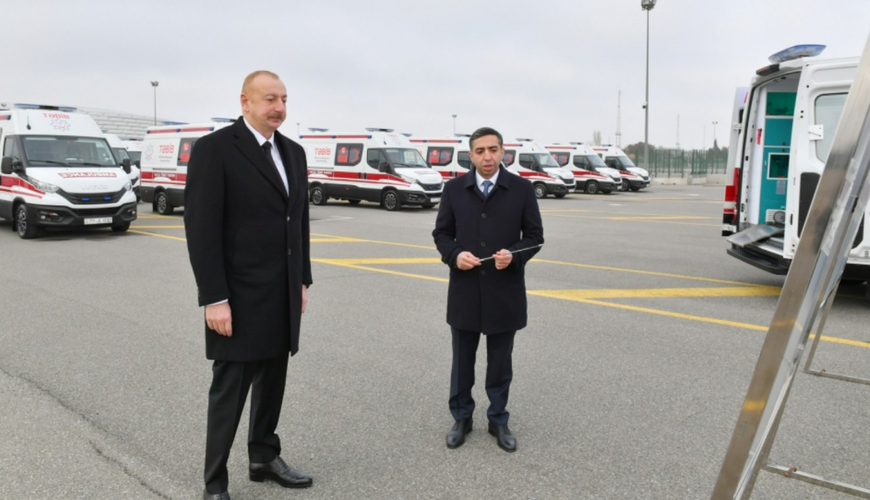Ильхам Алиев ознакомился с закупленными машинами скорой помощи - ФОТО