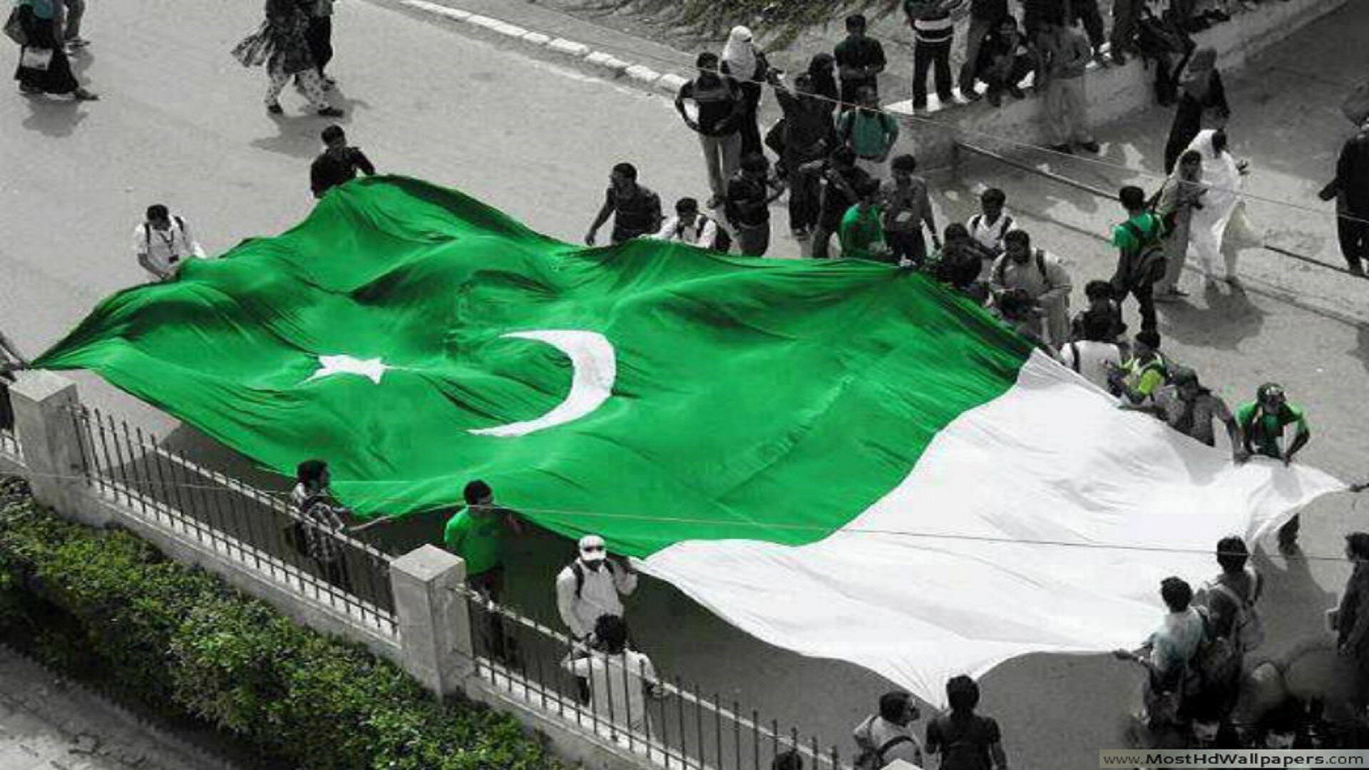 1401724-pakistan-flag-wallpapers-hd-2018-1920x1080-ios.jpg (389 KB)