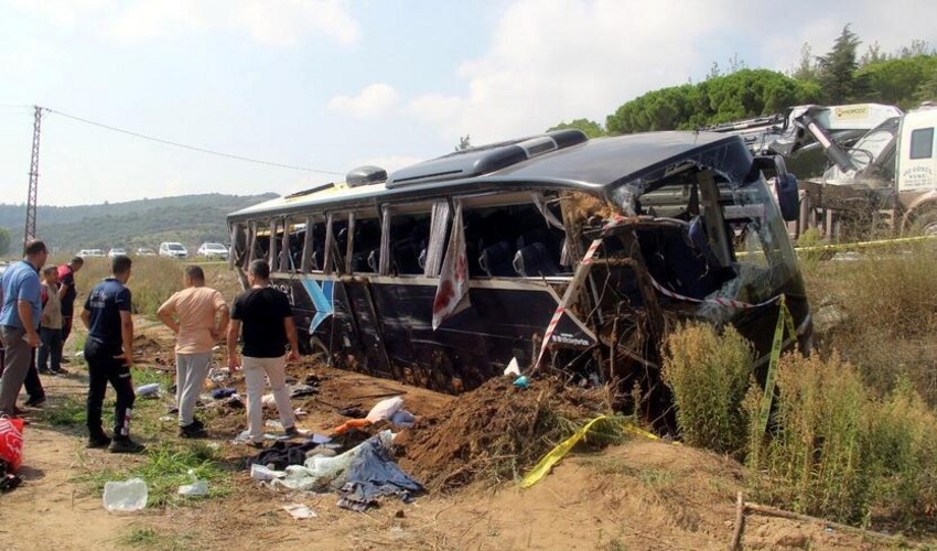 Türkiyədə turistləri daşıyan avtobus aşıb, bir nəfər ölüb, xeyli sayda insan yaralanıb
