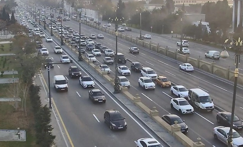 Bu yollarda tıxac var - SİYAHI