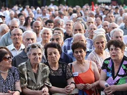 Ermənistanın əhalisi azalır-rəsmi
