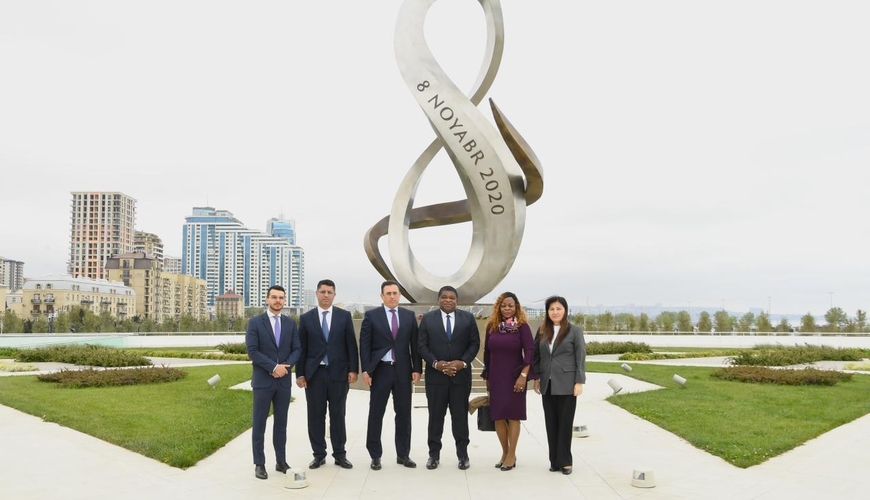 Parlamentlərarası İttifaqın baş katibi Fəxri xiyabanı və Zəfər parkını ziyarət edib