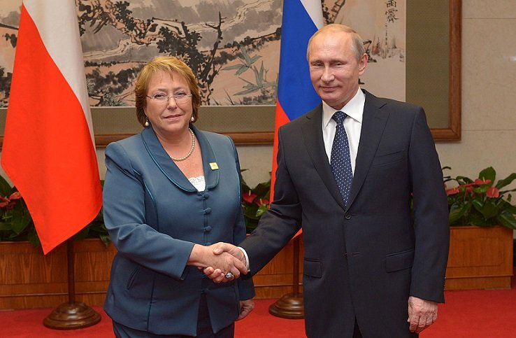 Presidenta_Bachelet_sostuvo_una_reunión_bilateral_con_el_Presidente_de_la_Federación_Rusa,_señor_Vladimir_Putin_(15758468282).jpg (127 KB)