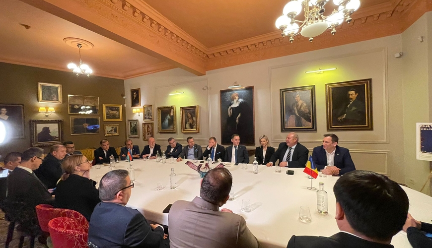 Ümummilli liderin xatirəsi Buxarestdə yad edildi - FOTOLAR