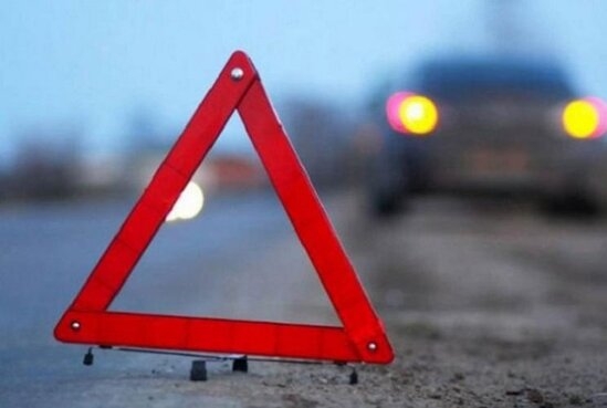 В Баку молодую женщину сбил автомобиль