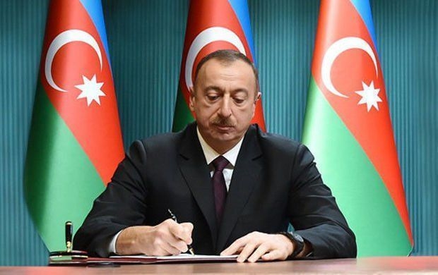 Ильхам Алиев наградил группу военнослужащих