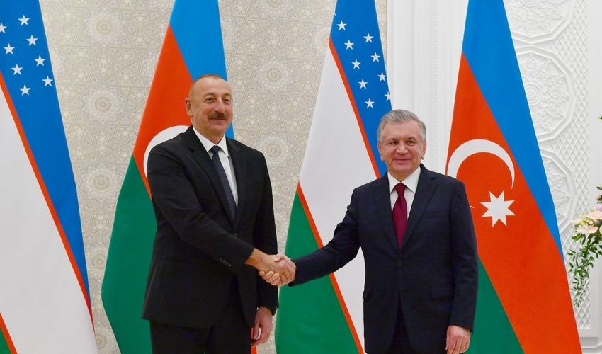 Şavkat Mirziyoyev Azərbaycan Prezidentini təbrik etdi