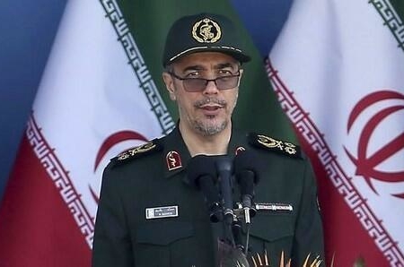 İranlı general yeraltındakı gizli PUA bazasına getdi