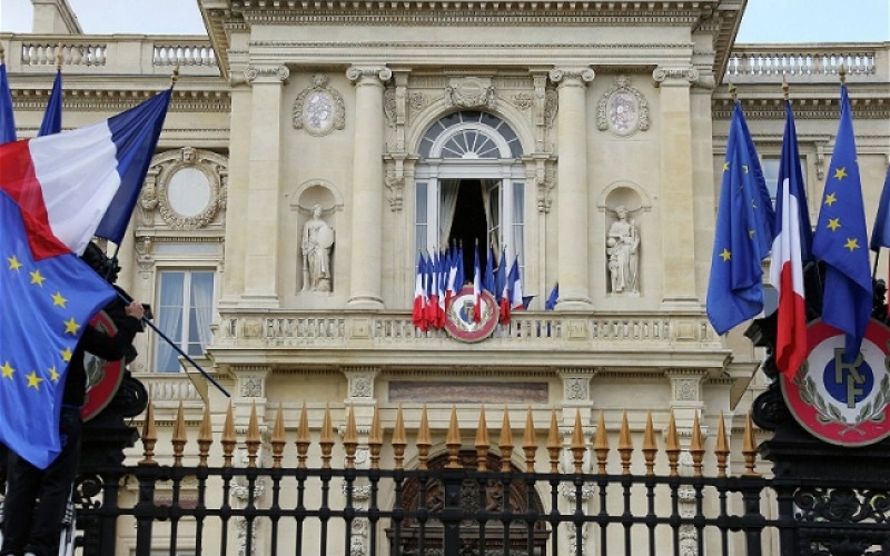 Fransa XİN Bakı və Yerevanı deeskalasiyaya çağırır