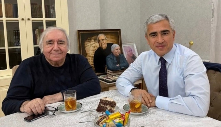 Anar Ələkbərov Ramiz Rövşəni öz evində təbrik etdi