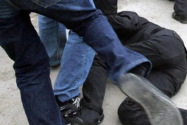 Bakıda kişi arvadına görə dayısı oğlunu küçədə döydü