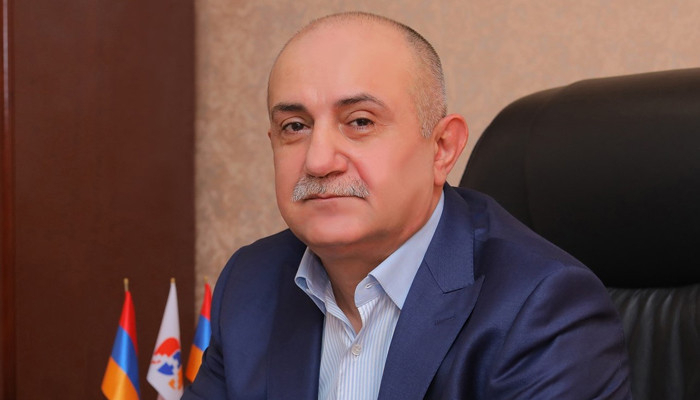 Samvel Babayan Paşinyanı satqın adlandırıb
 