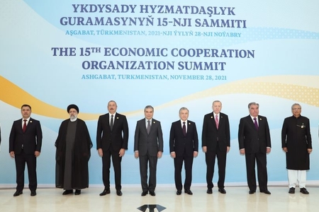 Ильхам Алиев присутствовал на приеме в честь участников Саммита ОЭС