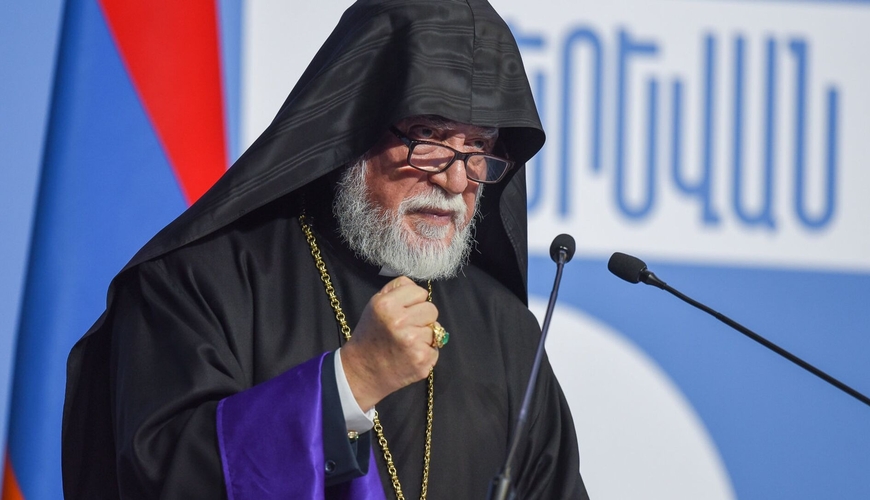 Erməni kilsəsində qalmaqal: “Katolikos II Qaregin keşişlərin telefon danışıqlarını dinləyib”
 