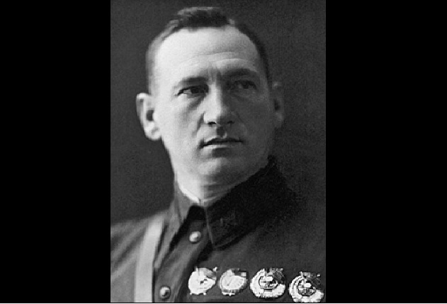 Sovet Azərbaycanının ilk ordenini alan general – o, Bakıda qalib, almanların mühasirəsində isə məğlub olub