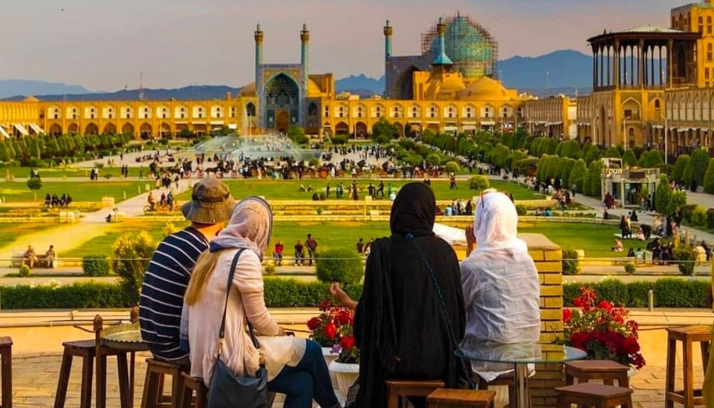 Тур-в-иран-площадь-накше-джахан-в-исфахане-02.jpg (148 KB)