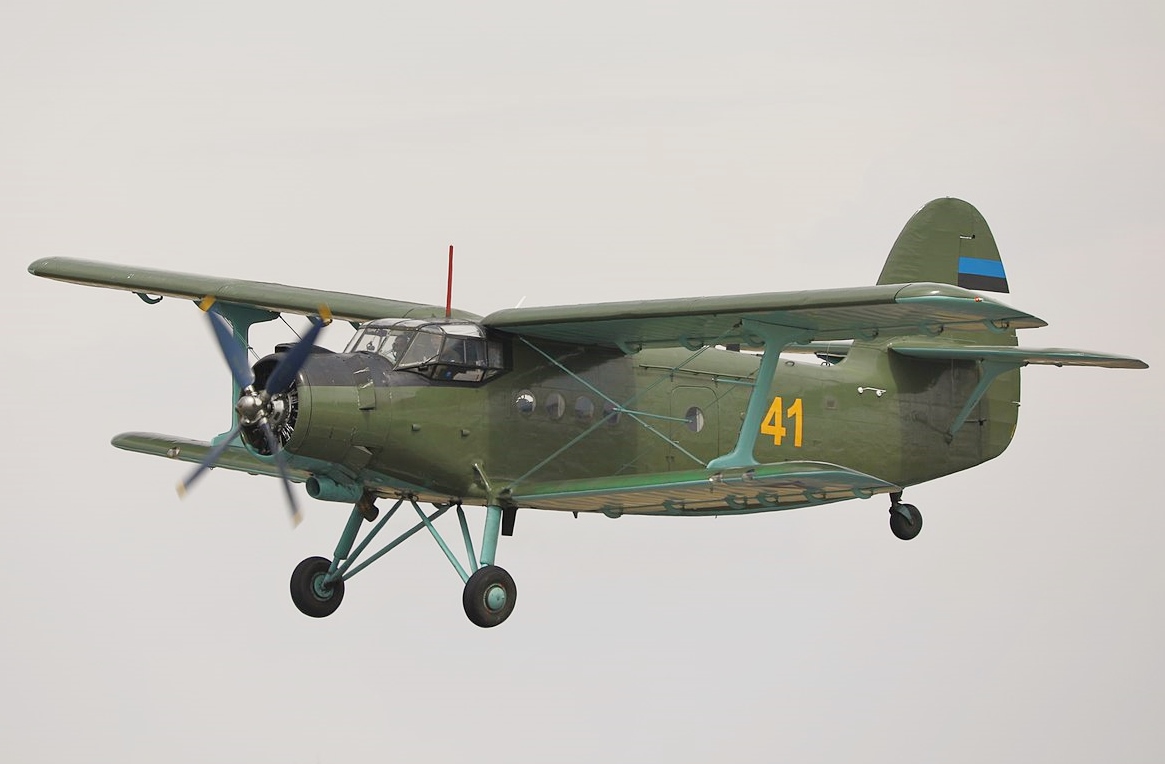 Antonov_AN-2_(cropped).jpg (190 KB)